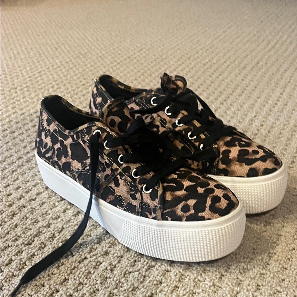 NWOT Steve Madden Emmi Leopard Platform Sneakers